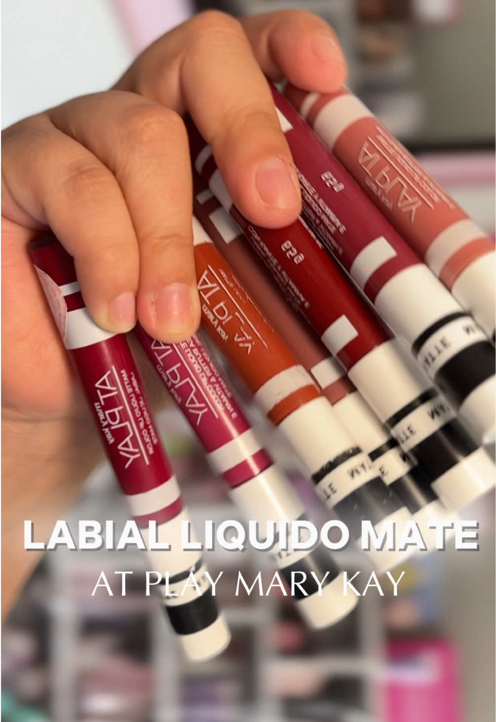 ¡PIDE TUS FAVORITOS!🔥 Labial Líquido Mate Mary Kay AT PLAY  todos los tonos disponibles 💋 BENEFICIOS: 💄 Larga duración y color intenso 💄 No deja grumos y no reseca tus labios 👄 con VITAMINA E y KARITE  💄 Fácil aplicación y no contiene plomo 💄 Tonos diferentes y completamente mate Compra en mi tienda en línea: 🛍️ https://www.marykay.com.mx/VanessaCruzconsulterindependent  #MaryKay #MujeresEmpoderadas #marykaymexico #labialliquidomate #lipstick #mate #labiosbonitos #maquillajetips #marykay 