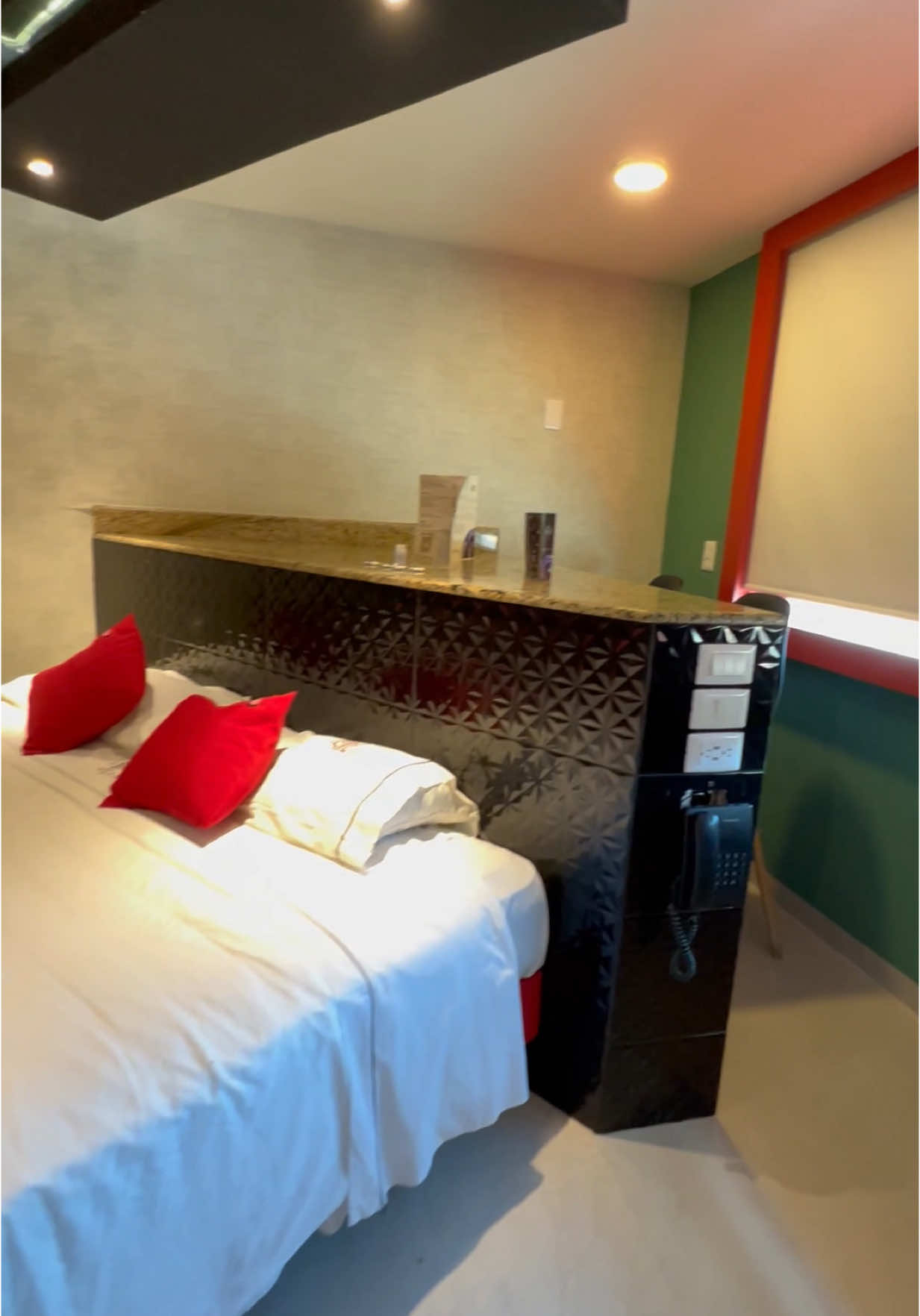 Comienza el fin de semana en Autoparador Del Valle 🙌🏻✨ #AutoparadorDelValle #Hotel #Tlalnepantla #villas #hotelroom #hotelsrooms #restaurante #alojamieto #viajescdmx #edomex #estadodemexico #ciudadsatelite #arboledas #valledorado #foryou 