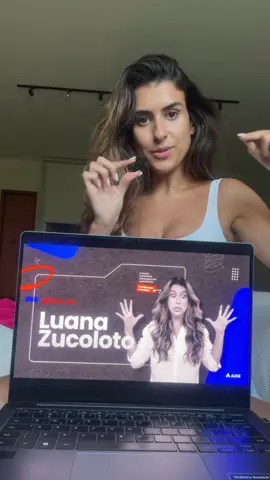VOCÊS ME INFERNIZARAM E EU TROUXE!  EU VOU TE ENSINAR A FAZER UM MÍDIA KIT DECENTE porque senão minha irmã, NINGUÉM VAI TE CONTRATAR!! Então presta atenção porque aqui é na base do ódio mesmo... e a ultima dica de todas é se você não sabe fazer, contrate alguém que sabe!  Alguém como essa rainha @Daniele Soares que eu indico de olhos fechados, só entrem no perfil dela e vejam o que essa mulher faz! NUNCA MAIS FALO QUE SOU BOA EM PPT... MAS EU SOU BOA SIM TA? EU HEIN..  @agenciaanimate