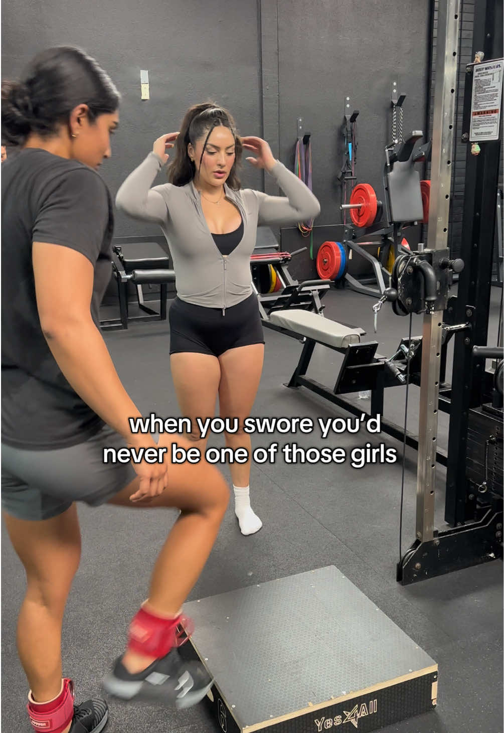 got me out here looking like the damn wrestling emoji 🤼‍♀️ #fitgirl #gymhumor #fails #girlswholift #wlw 