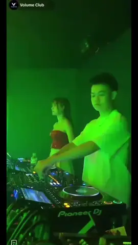 Giao ca con bản huyền thoạii cho thầy nữa rồii 😄 thầy thíchh anh DJ Tùng Dương rồi nhé 😄😄 (nguồn: @Trần Linh) @DJ Thái Hoàng #djthaihoangremix #thaihoang #xuhuong 