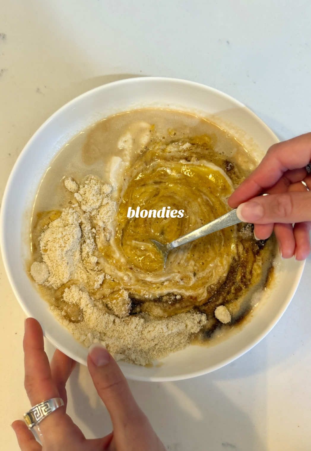 Blondies 🧈🍫 -egg  -almond flour  -almond milk  -baking powder -sea salt -coconut sugar  -maple syrup  -vanilla extract  -chocolate chips  …  #blondies #chocolatechipblondies #healthybaking #healthierbaking #paleo #paleobaking #almondflour #almondflourbaking #chocolatechips #glutenfree #glutenfreedessert #healthydessert #dairyfreerecipes #dairyfree #dairyfreebaking #dairyfreedessert #cancerchampion #cancerchampions #cancernutrition #healthyrecipes #cancersupport #sweettreat #sweettooth #nutrition