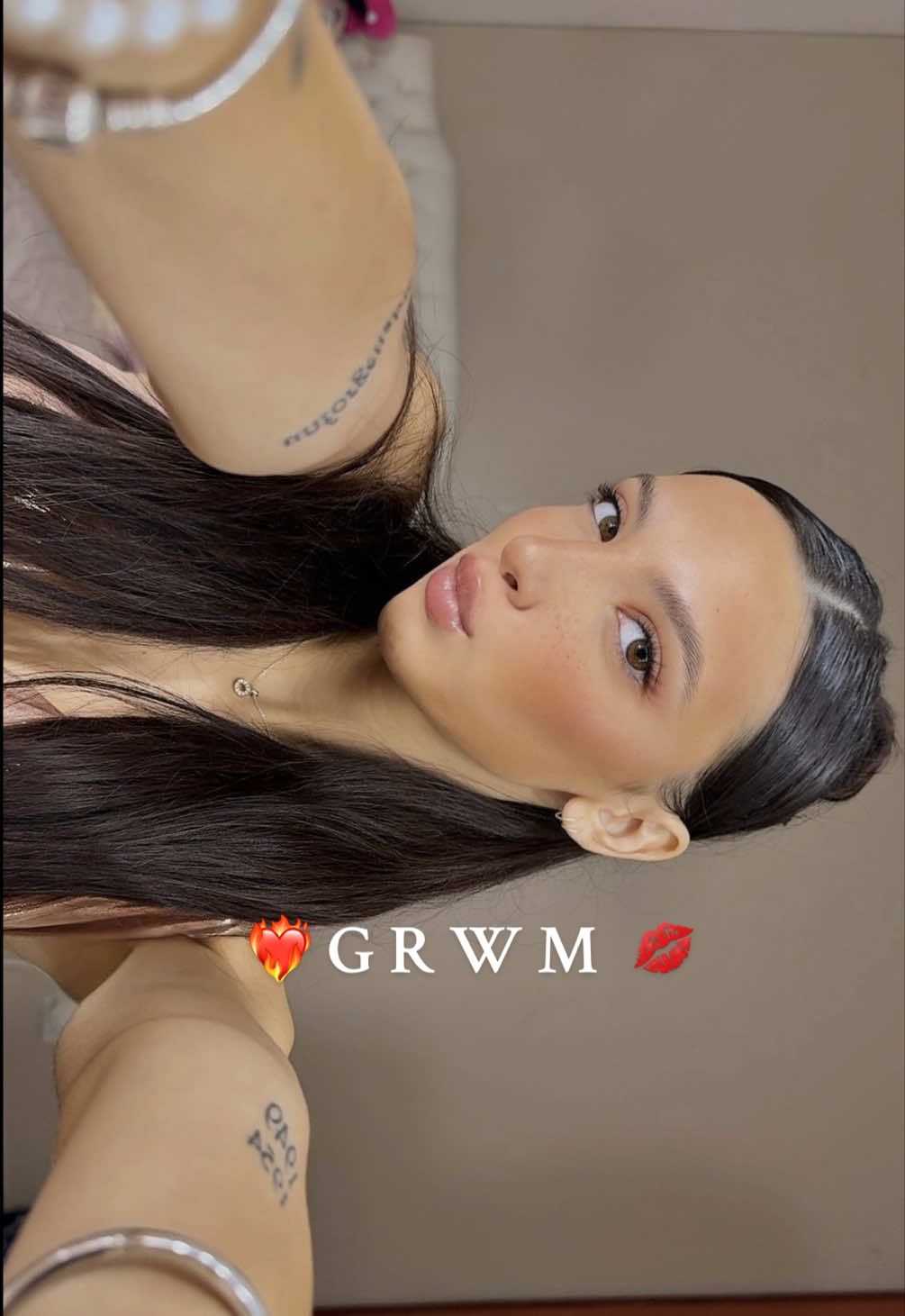 esto esta mejor q el bardo de #vivianacanosa ❤️‍🔥💋  #viral #argentina #fyp #popular #grwm #tiktoktrend #moda #outfit #maquillaje #relatable #trendingvideo #fypシ゚ #vibes  