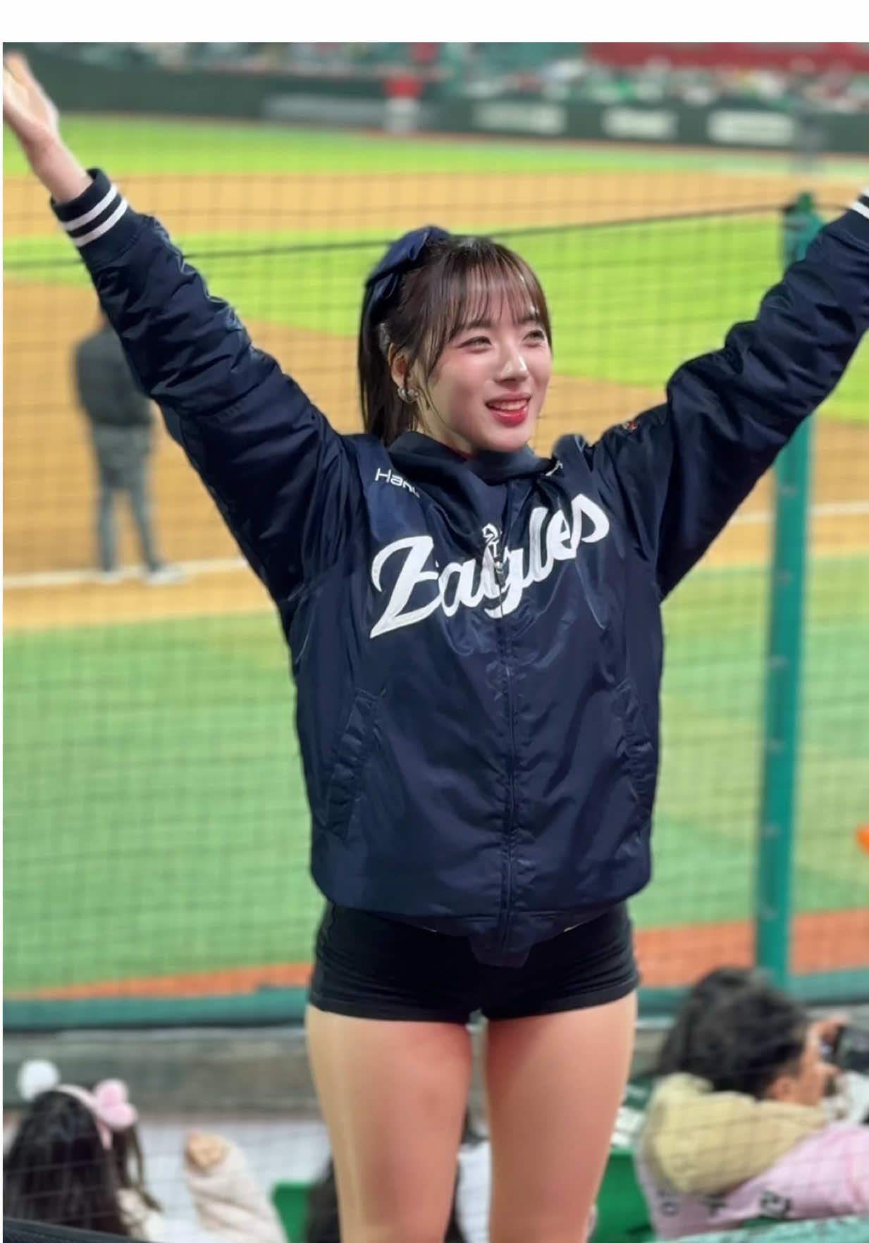 갑자기 멈칫 ㅋㅋ 황영묵 ! 하지원(Ha Ji-won[河智媛])치어리더 #한화이글스 #cheerleader #hajiwon #하지원 #하지원치어리더 #fancam #reels #like #shorts #河智媛 