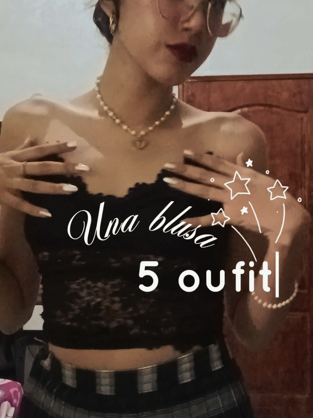 Una blusa, 5 ideas de oufits 😛 edición oscuro #OOTD #oufits #outfitsidea #outfitsinspo #oufitsforyou #girls #Aesthetic #chicas #fyp #maquillaje #armandooutfits 