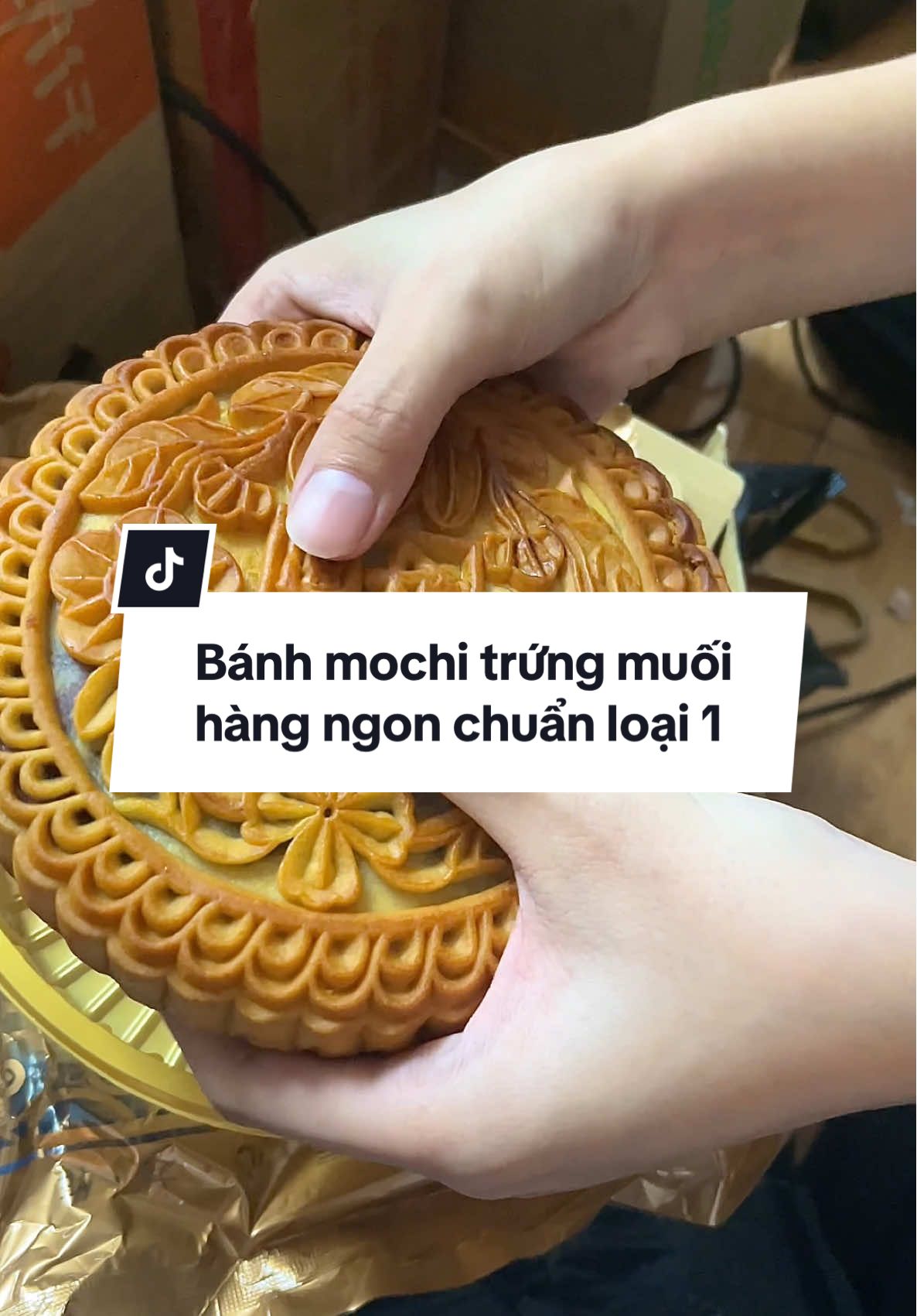 Bánh mochi trứng muối hàng chuẩn nội địa Trung nó ngon đỉnk 😋 Ăn thử bao nhiêu loại ở VN cũng ko đâu sánh bằng 😢  #xuhuong #trungthu #mochi 