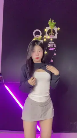 #fhentertaiment cung live với emm thuiii cả nhà oii