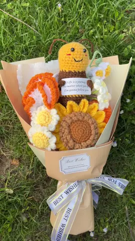 Beautiful sunflower bouquet 🌻🤩 #greatflower #gift #crochet #bouquet #sunflower #tiktokshopmothersday #tiktokshoprestock 
