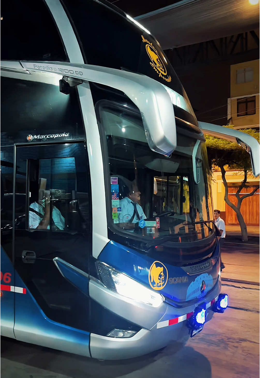 inauguración de nuestro nuevo servicio “MÁSTER EMPERADOR”🚍🥳  Gracias a nuestros primeros pasajeros que pudieron disfrutar de primer viaje abordo de este nuevo bus 🤩🫶 #transportejuliocesar #viajeyturismo #huaraz #carhuaz #transporteseguro #semanasanta #inauguración #nuevobus 