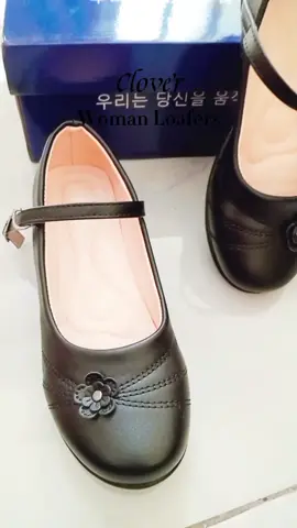pentofel anak cocok paling nyaman buat sekolah ataupun jalan jalan cek out sekarang juga #school #sepatumurah #sepatusekolah #pentofel #tiktok 