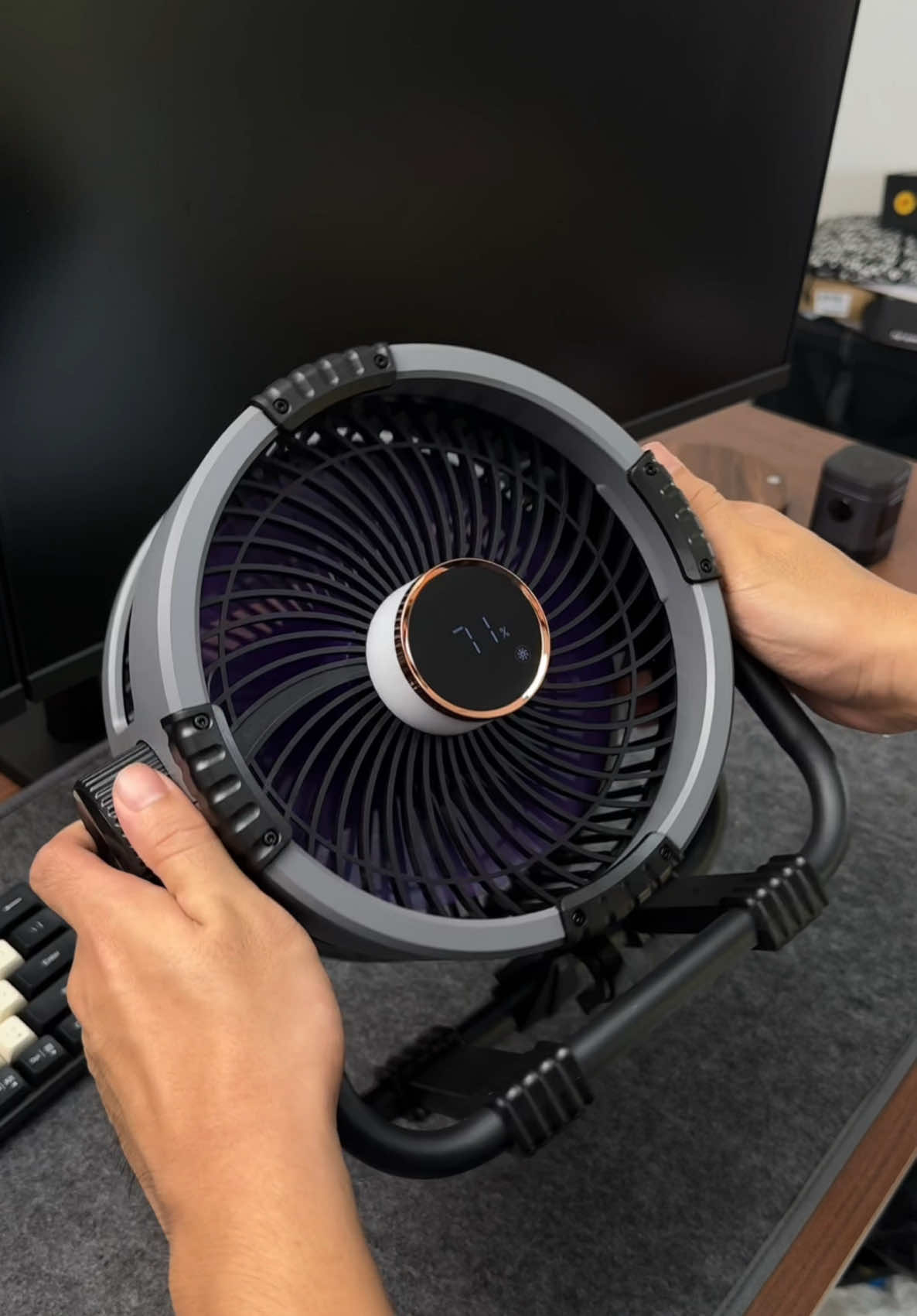 Outdour/Desk Fan na merong 20000mah battery na pwedeng gawing powerbank! #orashare #outdoorfan #portablefan #deskfan #turbofan #portableoutdoorfan 