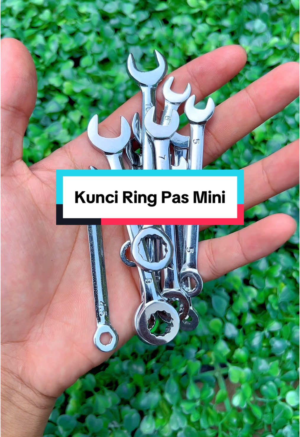 Solusi praktis untuk pekerjaan presisi! Kunci ring pas mini ini cocok banget buat kamu yang butuh alat kuat tapi tetap simpel dan ringan. Cocok untuk perbaikan elektronik, sepeda, hingga hobi DIY! #KunciMini #RingPasMini #AlatTeknik #PeralatanDIY #KunciPas #ToolsMini #BengkelRumahan #AlatTeknikMini #KunciPraktis #KunciSerbaguna