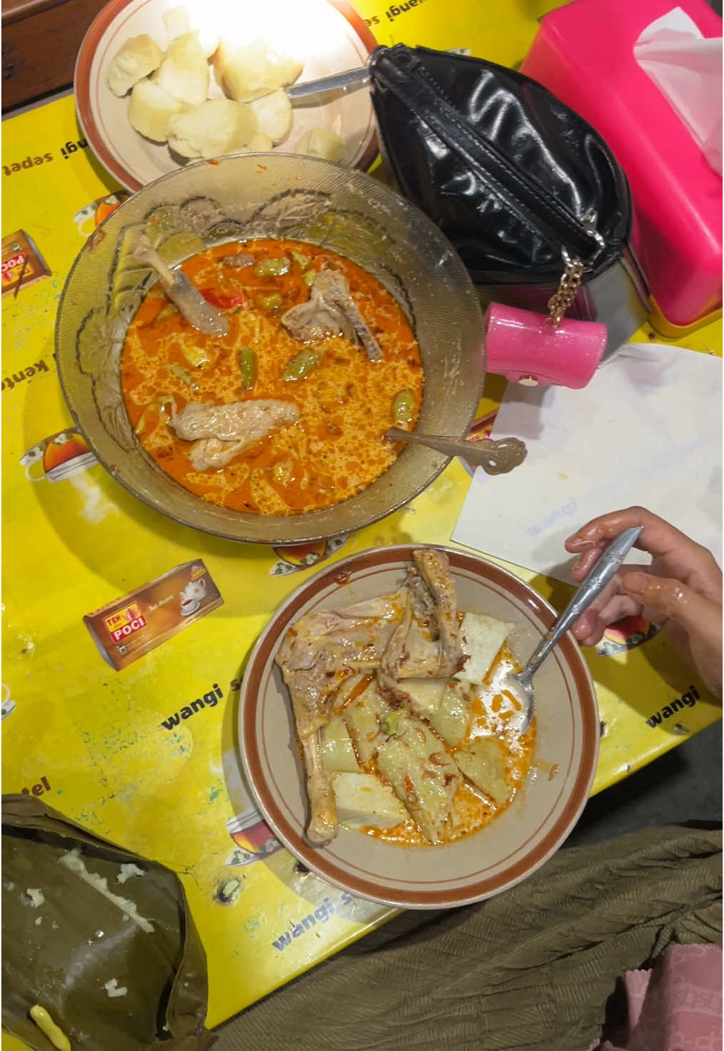 Buka Jam 10:00 dan Jam 11:00 sudah habis, Lontong Opor Pak Pangat - Ngloram - Cepu #oporayam #oporpakpangat #lontongoporpakpangat #kulinercepu #kulinerblora #kulinerbojonegoro #kulinerblora #jatirogo #tuban #fyp #trending #viral #fyppppppppppppppppppppppp 