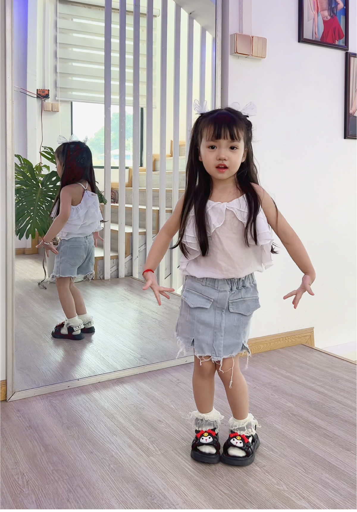 သမီးကို ချစ်လား❓❓❓ #foryou #tonetone #2025 #baby #flypシ #trend #trendingsong #flypシー #dancebaby 