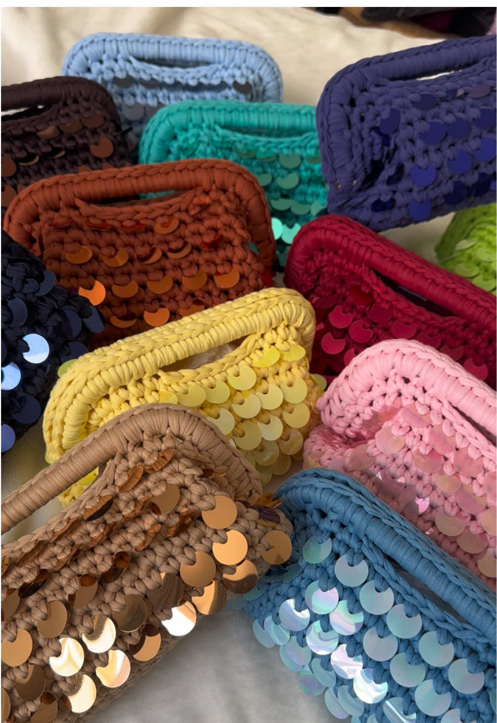 🥰🥰 MONCRÌ Sequins 💖 #perte #fyp #handmade #outfitinspiration #outfit #outfitideas #fashiontiktok #handcraftedstyle #clutch #MoncriClutch #sequins #colors #paillettes 