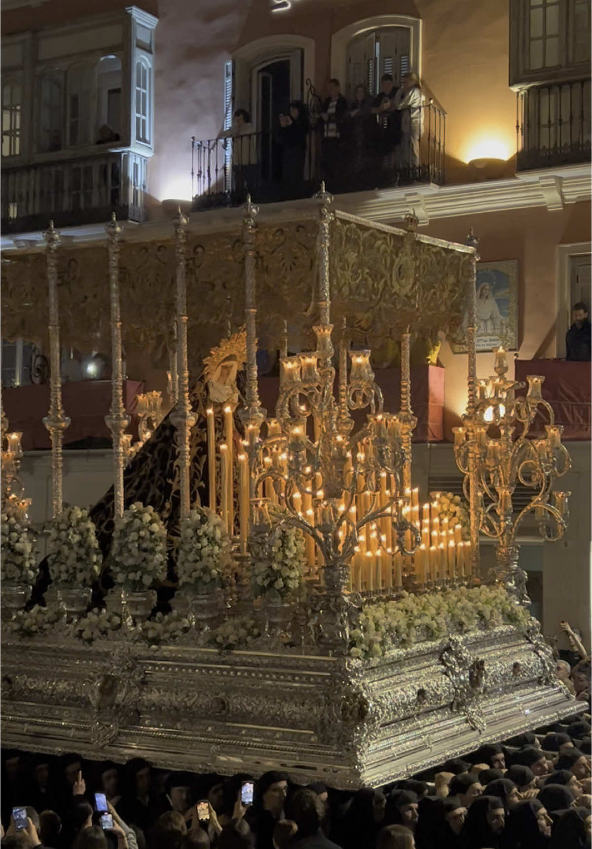 Virgin Mary of “Sepulcro” brotherhood in procession in Malaga during Holy Friday 2025 #semanasanta #holyweek #malaga #spain🇪🇸 #spain #easter #pascua #procession #catholic #christian #candles #velas #bougie #virginmary #virgenmaria #maria #jesusteama #jesusisking #jesuschrist #travel #traveltiktok #night #noche #notte #pasqua 