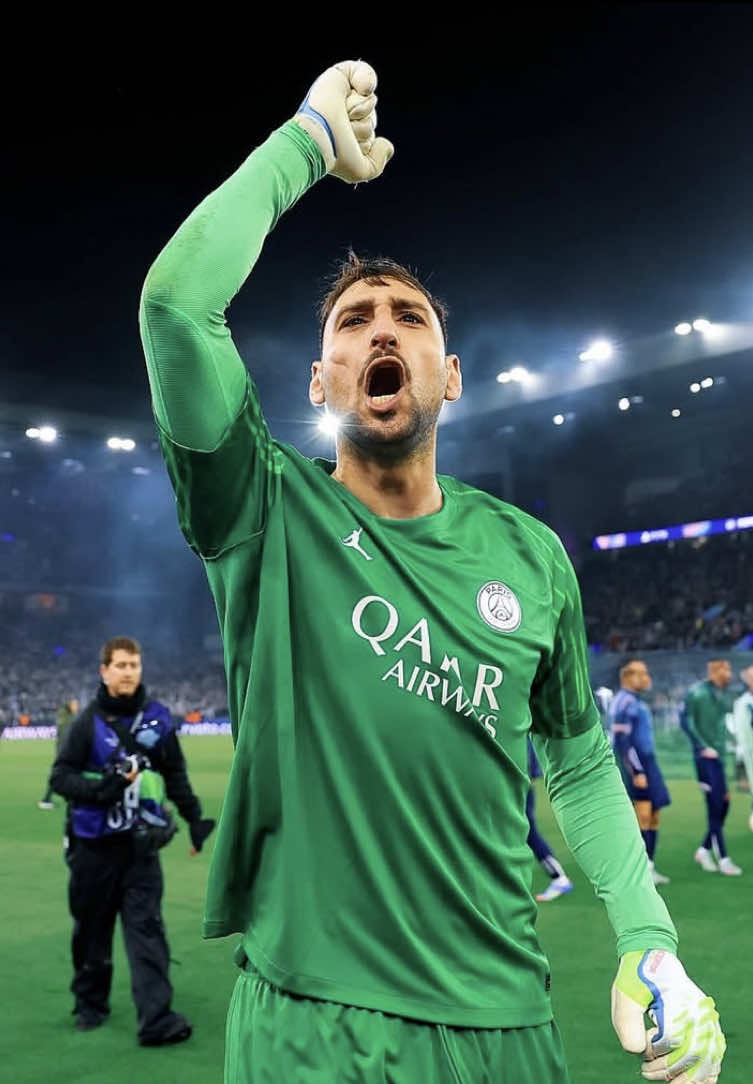 Gigio Donnarumma, this guy is becoming the goalkeeper he was meant to be ✨🇮🇹.                               #goalkeeper #footbal #highlight #fyp #foryo #donnarumma #psg #ldc #save #italy 