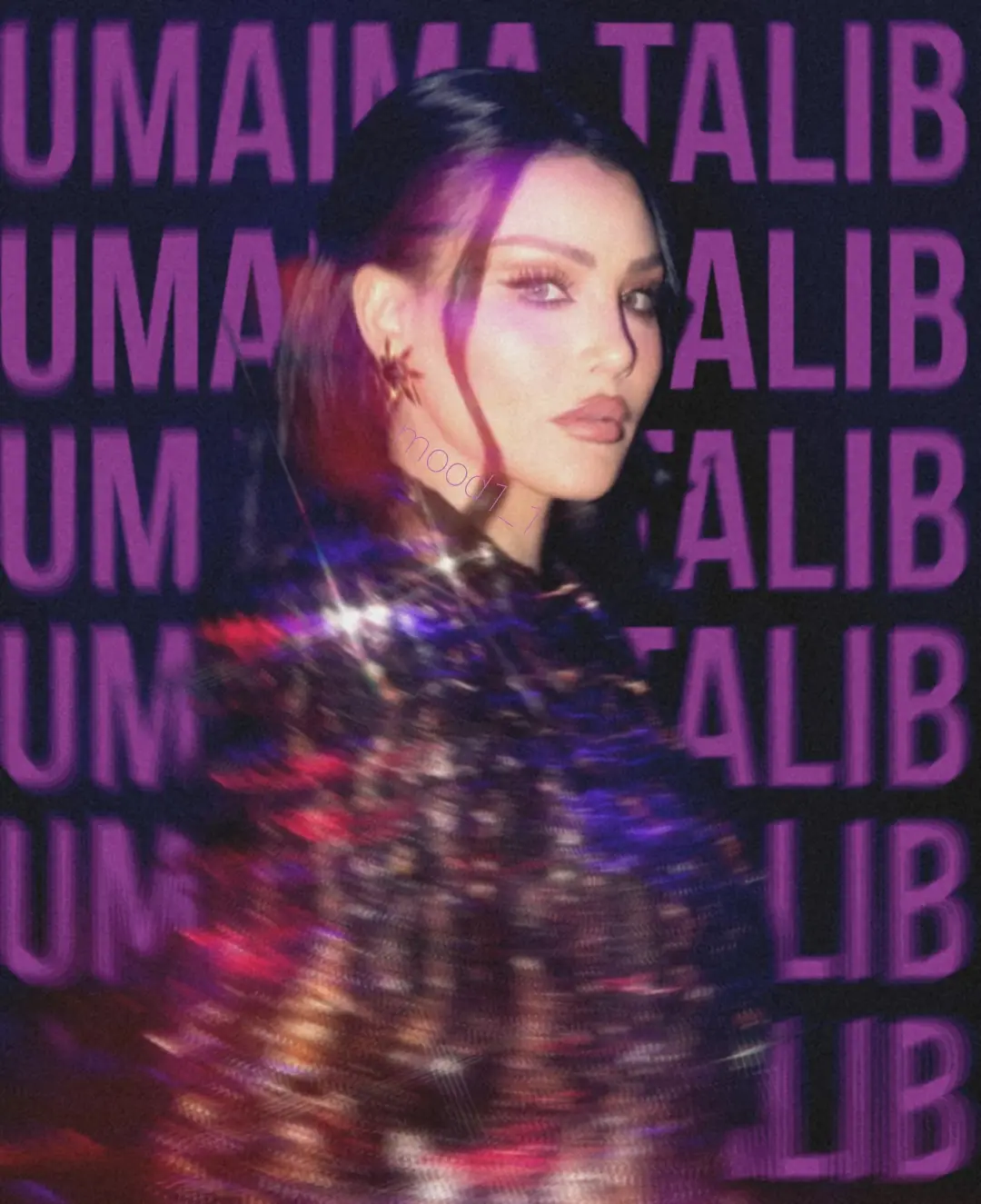 اقول خله على وده يمديه يظهر من عيوبه لا من نست راحته يده والناس صدت عن دروبه يلقاني ان طالت الصده اقرب له ان ضاق من ثوبه انا معه ساعة الشده من وين ما يلتفت صوبه #اميمة_طالب #سلام  #pyfツ #pyf 