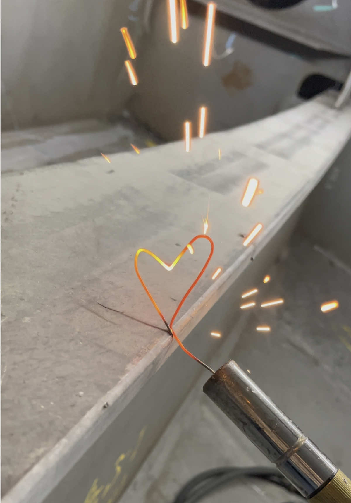 My love 😘 #fyp #mig #weld #migwelding #welding #weldernation #co2 #weldinglife #weldingtiktok #viral #viraltiktok #meme#works #fypシ゚ #xuhuong #trending 