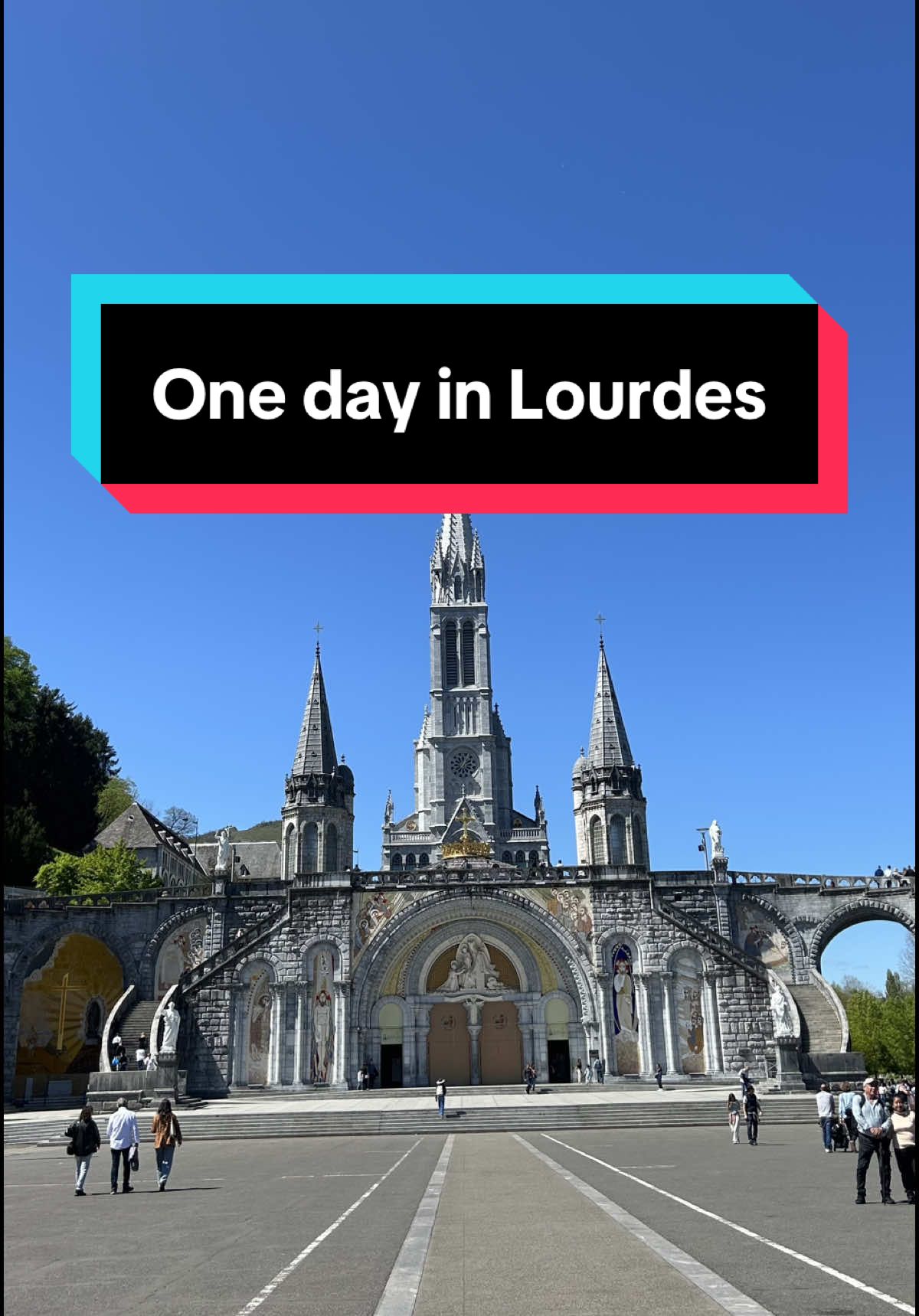 Un lieu tellement paisible🤍 #lourdes #sanctuairenotredamedelourdes #vendredisaint🙏 #carême #lareunionnais🇷🇪 #lavoyageuse #bluesky #occitanie 
