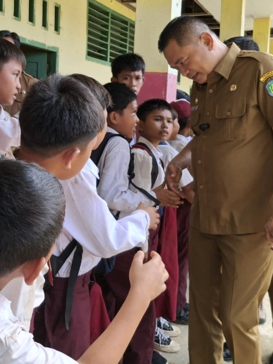 Bupati Bengkulu Tengah Rachmat Riyanto Siap Berhutang untuk Perbaiki Gedung Sekolah yang Rusak #Bengkulutengah #bengkulu #bupatibengkulutengah #rachmatriyanto #sekolah 