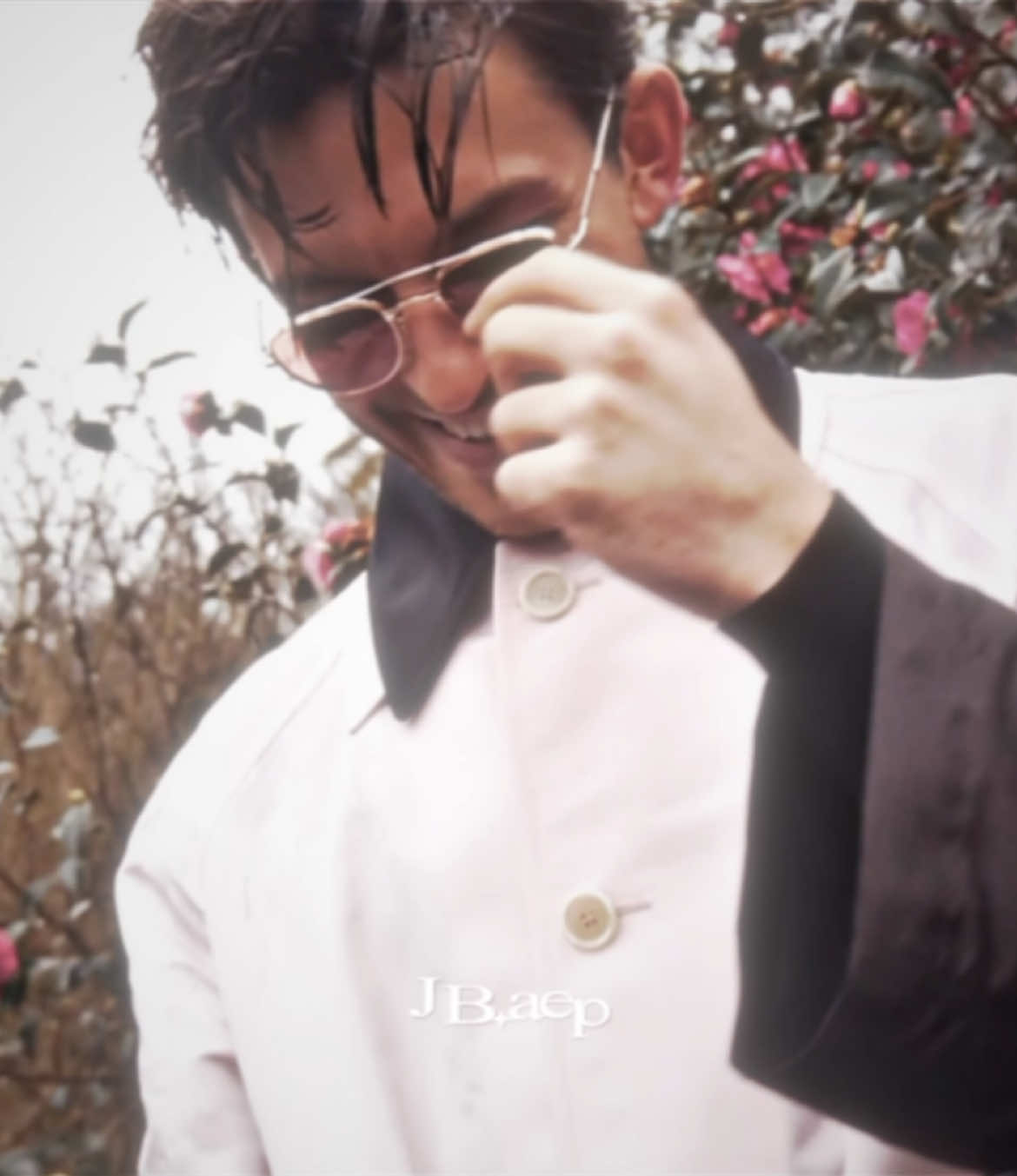 no one‘s better than jonathan #jonathanbailey #jonathanbaileyedit #fellowtravelersedit #foryou #foryoupage #fy #fyp #xyzabc #edits #aftereffectsedits   ib:@𝗦𝝙𝝯𝝭𝝙𝝨𝝦 