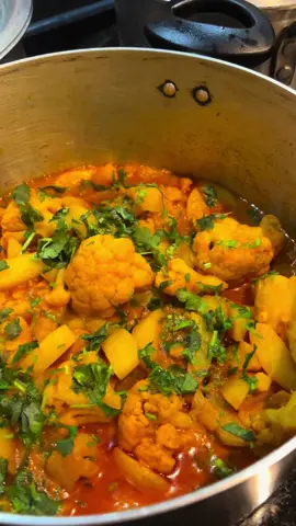 আলু ফুলকপি রেসিপি . . . . #bangladesh #bangladesh🇧🇩 #bangladeshi #bengali #bengalifood #foodies #FoodLover #bangladeshi_tiktok #viral_video #viralvideos #tiktokviral #100k #100kviews #foryoupage❤️❤️ #fyp 
