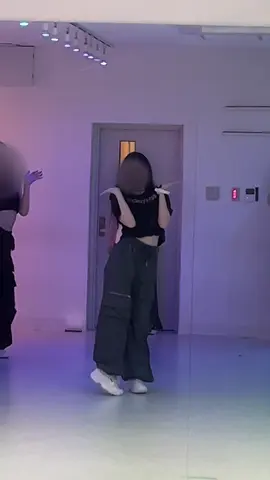 今のままでもしなやかさとか褒めてもらえることもあるけど、見る人が圧倒されるようなダンスにはまだまだ(T^T) 基礎頑張ろう...!!!!! @IVE.official  #ive #attitude #オーディション #audition#アイドル #idle #韓国アイドル#アーティスト志望#kpopアイドルになりたい#dance#dancecover#댄스#댄서아이돌