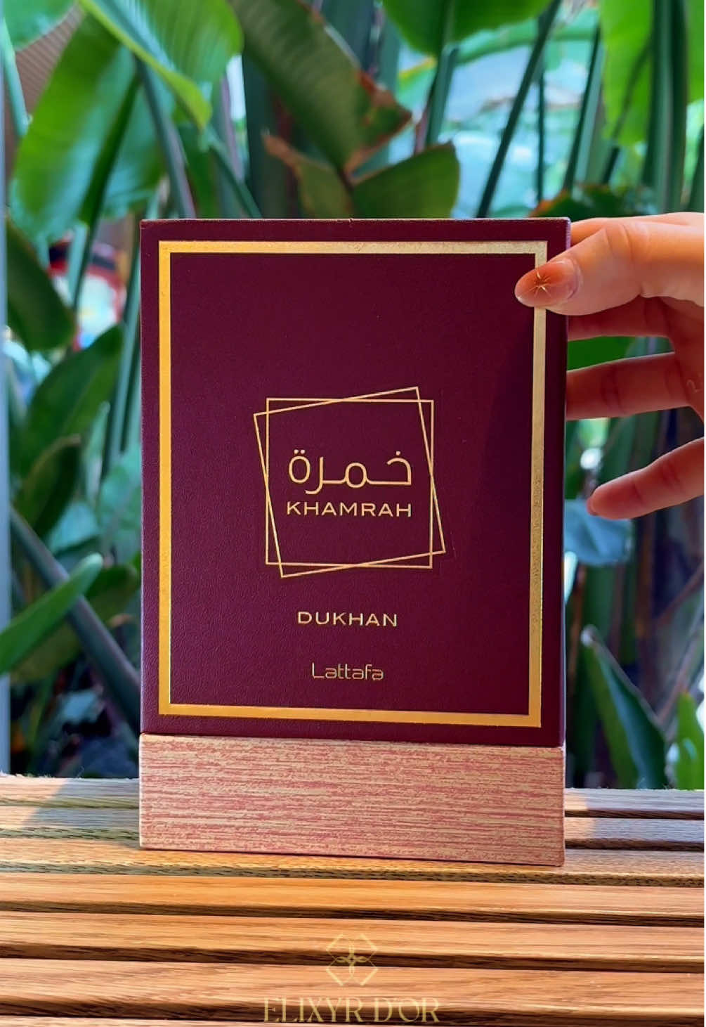 Presentamos Khamrah Dukhan – la nueva fragancia de Lattafa Perfumes Ya disponible en nuestro stand del Open Mall, Khamrah Dukhan es una sofisticada fragancia oriental para hombres, lanzada en 2025. Con una cuidada combinación de especias, incienso y notas ambaradas, esta creación ofrece una experiencia olfativa intensa, elegante y duradera. Visítanos y descubre la nueva expresión del lujo en perfumería masculina.