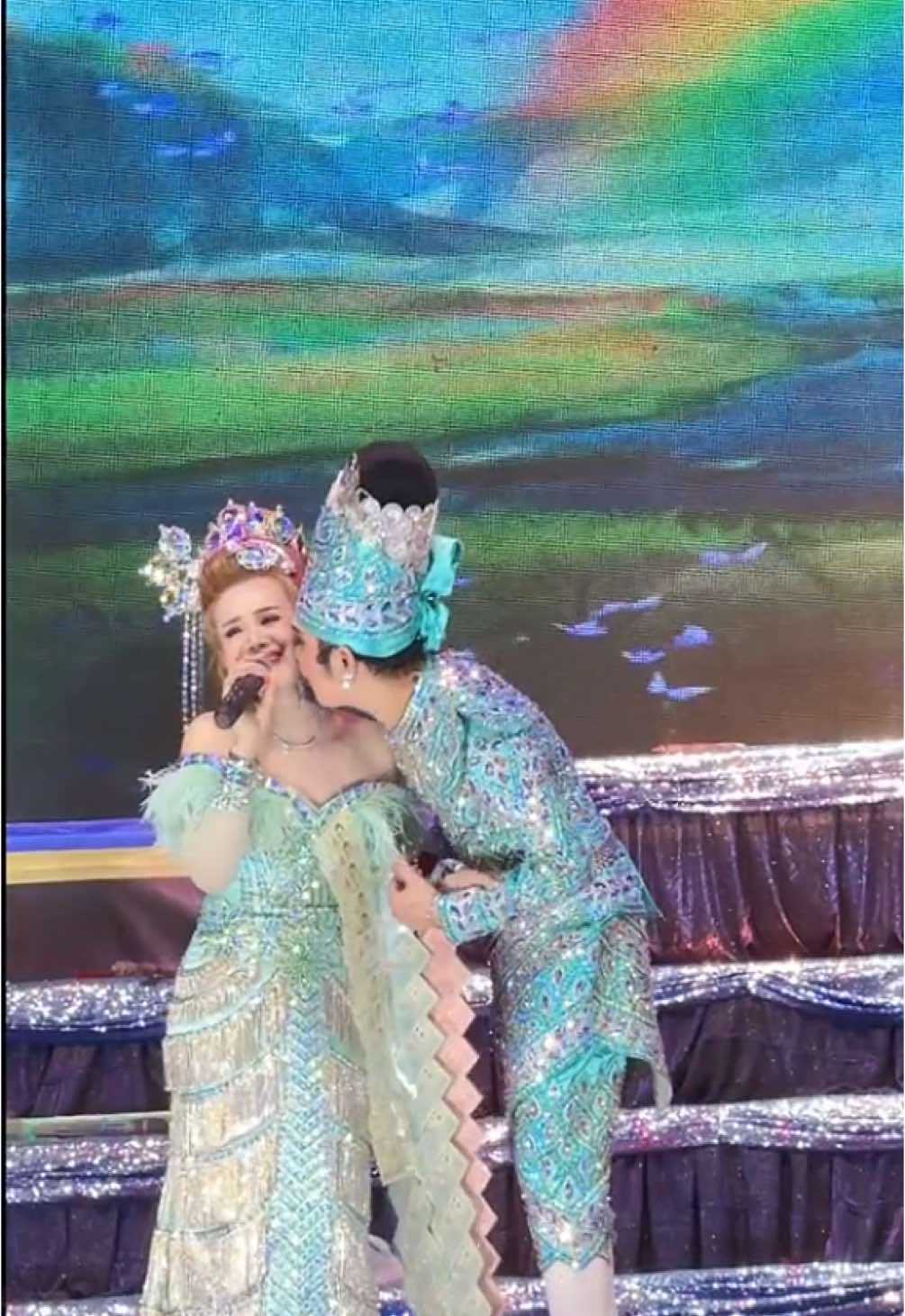 คู่นี้เดี๋ยวกอดเดี๋ยวหอม น่ารัก 😍✨🩵#จิ้งหรีดขาววงศ์เทวัญ #กุ้งสุธิราชวงศ์เทวัญ #จิ้งหรีดขาว #กุ้งสุธิราช #วงศ์เทวัญ #นางเอกลิเก #พระเอกลิเก #ลิเก #รักเลย #น่ารัก 