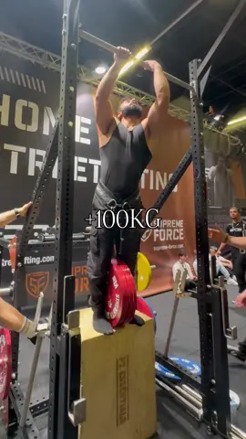 Spontaneous 1 Rep Max Pull Competiton. Taking the win with a raw 100KG chin