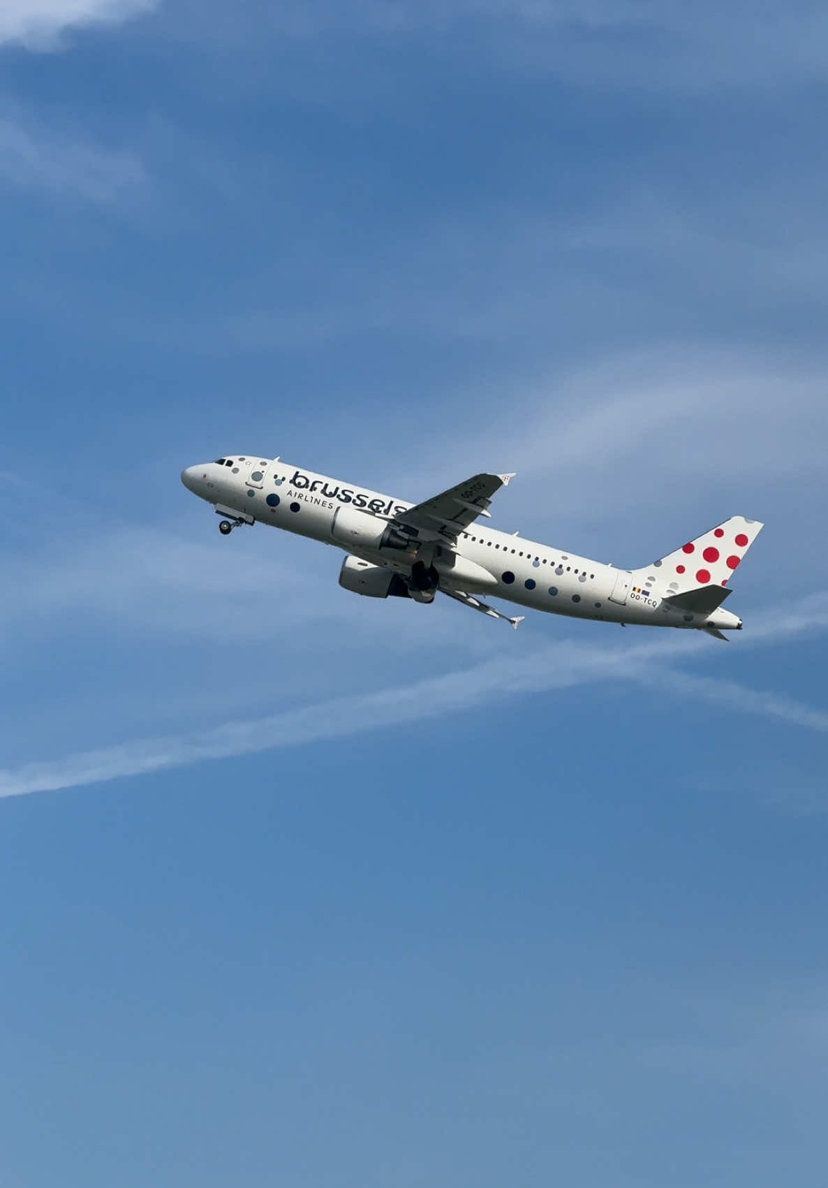 Take-off 🛫 #ebbr #bru #aviation #aviationlovers #brusselsairport #airbus #airbus320 #a320 #brusselsairlines #sn #ootcv #takeoff #decollage #ciel #run #Runway #morning #morningroutine #routine #video #viral #videoviral #trc #crew #pilote #pilot #pourtoi #pourtoii #prt #foryou #foryour #foryourepage #fry #frypgシ #✈️ 