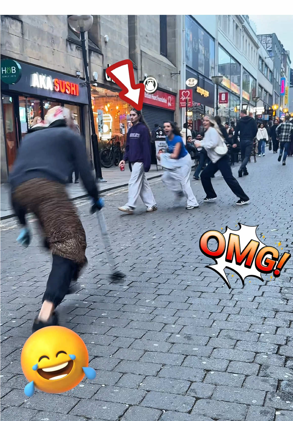 Running granny prank hilarious 😹 #funnyy #fyp #viral_video_tiktok #foruyou #funnytiktok funny 🤣 
