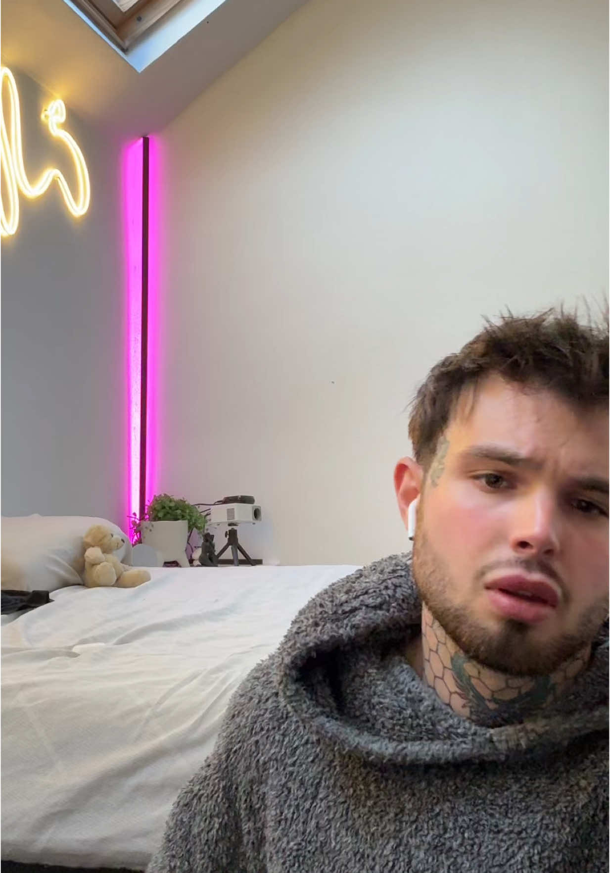 Let’s work it out on the remix #fyp #viralvideos #charliexcx #brat #mlm 