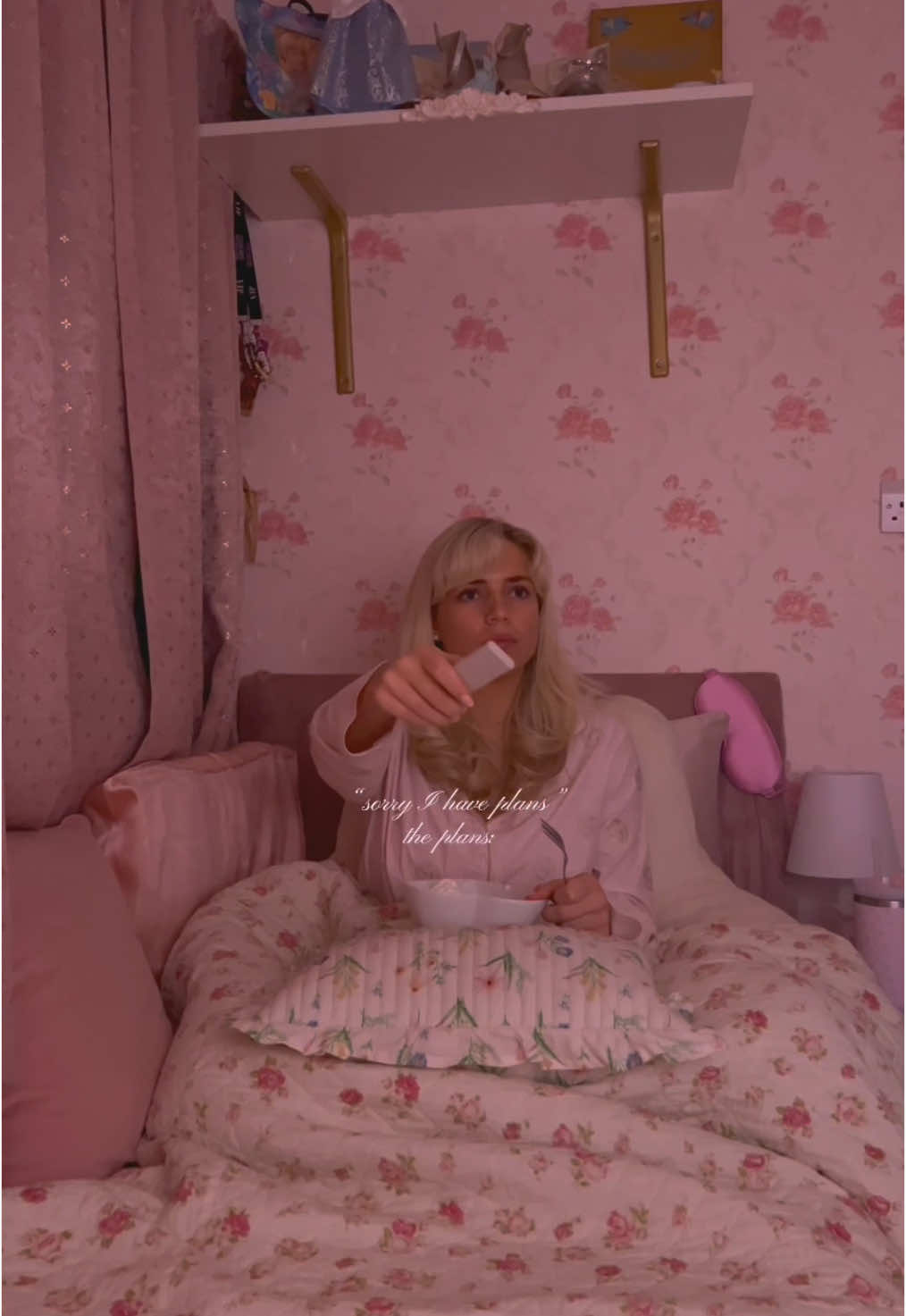 Watching one of my fav films ever!!🦋🥹✨  @XGIMI @Disney+ @disneyplusuk #nightroutine #eveningroutine #NightIn #disney #disneyplus #xgimiprojector #girlyevening #cinderella #cinderellaliveaction #cinderellaaesthetic #girlytok 