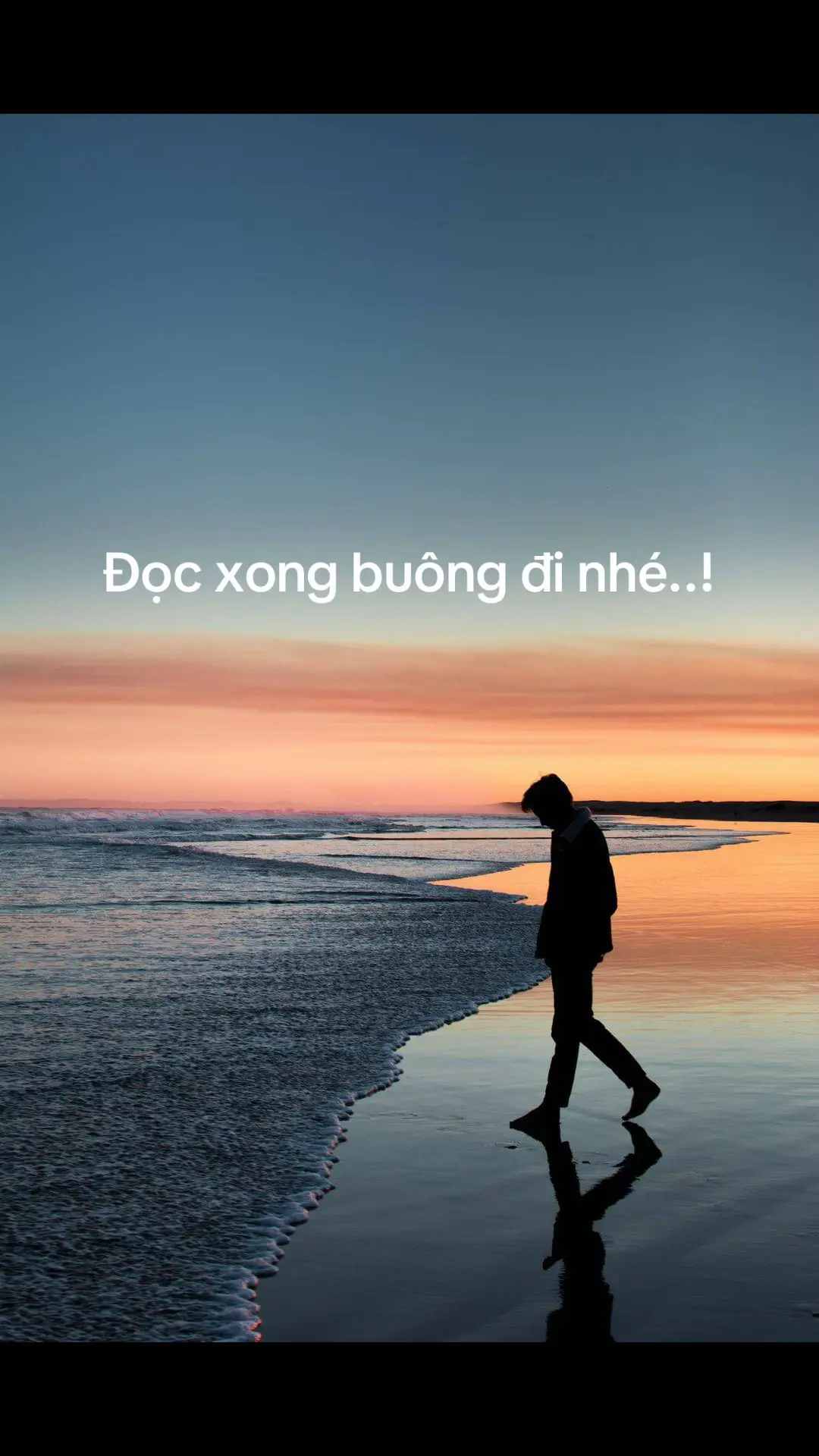 Anh đi nhé… không phải vì anh hết yêu em, mà vì anh không còn biết mình phải ở lại với tư cách gì nữa. Anh không đủ mạnh mẽ để giả vờ rằng mọi thứ vẫn ổn, cũng không đủ ích kỷ để giữ em lại bên anh, trong khi trái tim em đã chẳng còn ở đây nữa rồi. Anh đã cố… cố thật nhiều để níu kéo, để thay đổi, để trở thành người mà em cần. Nhưng cuối cùng, có lẽ anh chỉ đang đơn phương trong chính mối quan hệ của mình. Những tin nhắn không được trả lời, những quan tâm bị xem là phiền phức, những lần anh im lặng chỉ để chờ một câu “em cần anh”… nhưng mãi chẳng có. Anh đau lắm, nhưng lại chẳng dám trách em. Vì anh biết, khi trái tim em không còn hướng về anh nữa, thì mọi cố gắng của anh cũng chỉ là vô nghĩa. Anh chọn rời đi, vì anh sợ một ngày nào đó, anh sẽ không còn đủ yêu chính mình để tiếp tục nữa. Em sẽ không còn thấy anh làm phiền em nữa đâu. Không còn những lời hỏi han mỗi tối, không còn người âm thầm chờ em mỗi khi em biến mất. Anh sẽ biến mất thật, khỏi cuộc đời em – lặng lẽ, như cách mà anh đã yêu em suốt thời gian qua… âm thầm và không điều kiện. Anh từng nghĩ mình có thể đi cùng em đến cuối con đường, nhưng đâu phải lúc nào tình yêu cũng chiến thắng được thực tại. Nếu em thấy hạnh phúc khi không có anh, thì hãy cứ sống như vậy, vì hơn ai hết, anh chỉ mong em an yên và mỉm cười mỗi ngày..! Nhưng nếu một ngày nào đó, em chợt nhớ đến anh, chỉ cần nhớ rằng: đã từng có một người con trai yêu em đến mức hy sinh cả lòng tự trọng để giữ em ở lại. Yêu đến mức, dẫu biết mình không còn là gì trong em, vẫn cố gắng bước thêm vài bước nữa, chỉ để được ở gần em thêm một chút thôi. Tạm biệt em – người từng là cả thế giới của anh. Cảm ơn em vì đã đến, và cả vì đã rời đi. Anh sẽ học cách sống tiếp, dù không còn em, nhưng vẫn giữ lại một phần ký ức đẹp về mối tình này – một mối tình tuy dang dở, nhưng chân thật đến tận cùng.
