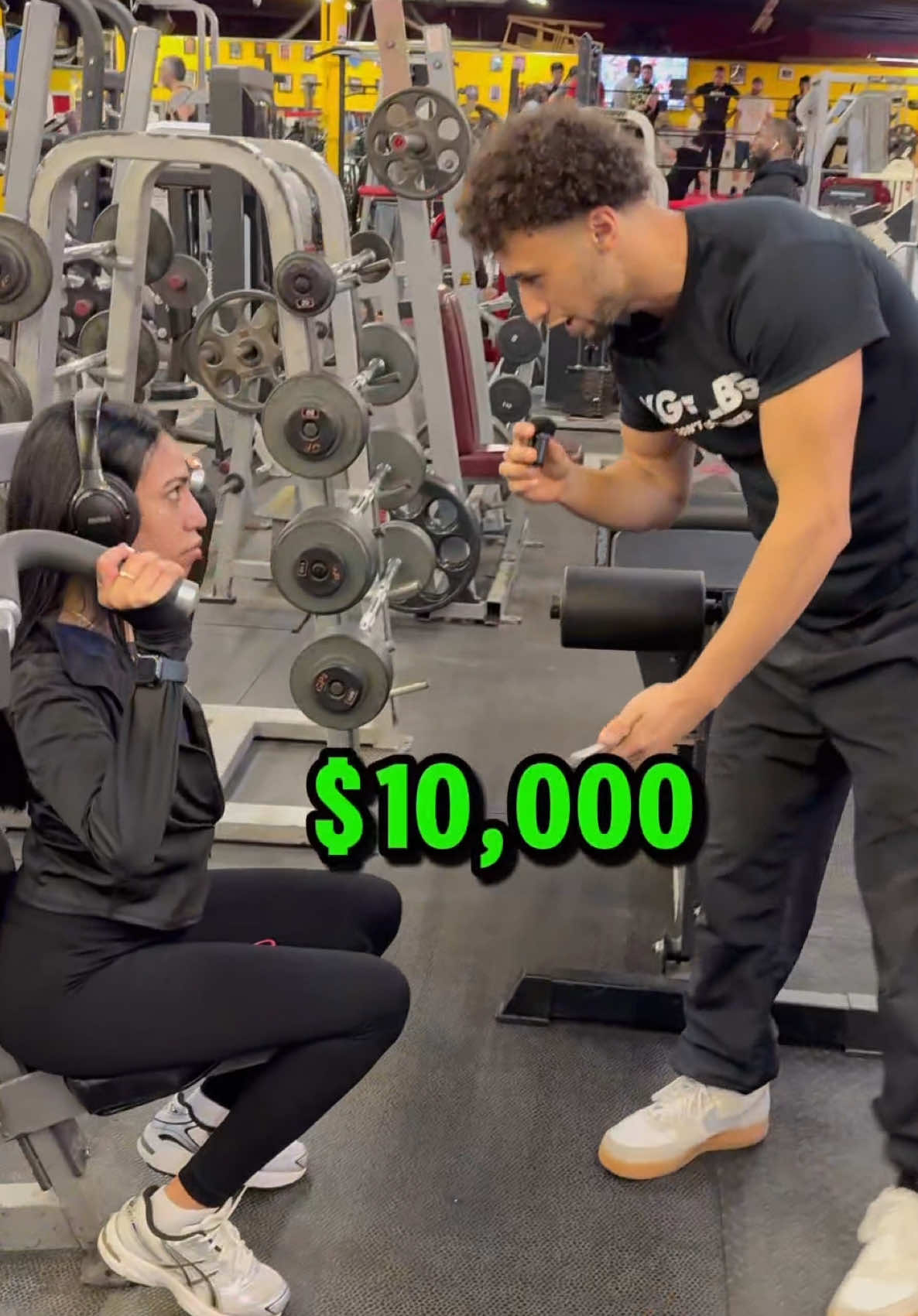 Beat me at any exercise win $10,000💪🏽‼️ @Coachify  #challenge #money #mrbeast #gym #winmoney #viral #trend #fitnesschallenge #trending #funny 