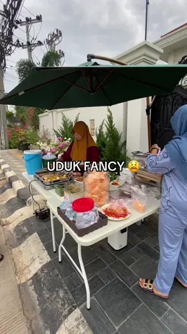 pov jualan karna gabut aja😭