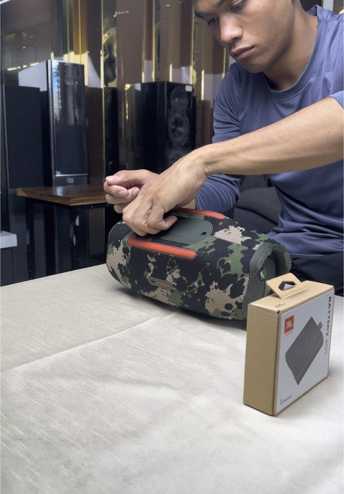 Change Battery JBL Extreme4 🔋 #JBL #boombox3 #unitedstates #newyork #🇺🇸 #US #Party #germany #mexico #partyboxultimate #unitedkingdom #italy #tiktok #unboxing #Partybox #UK #losangeles #london #england #france #fyp #viral #viralvideo 