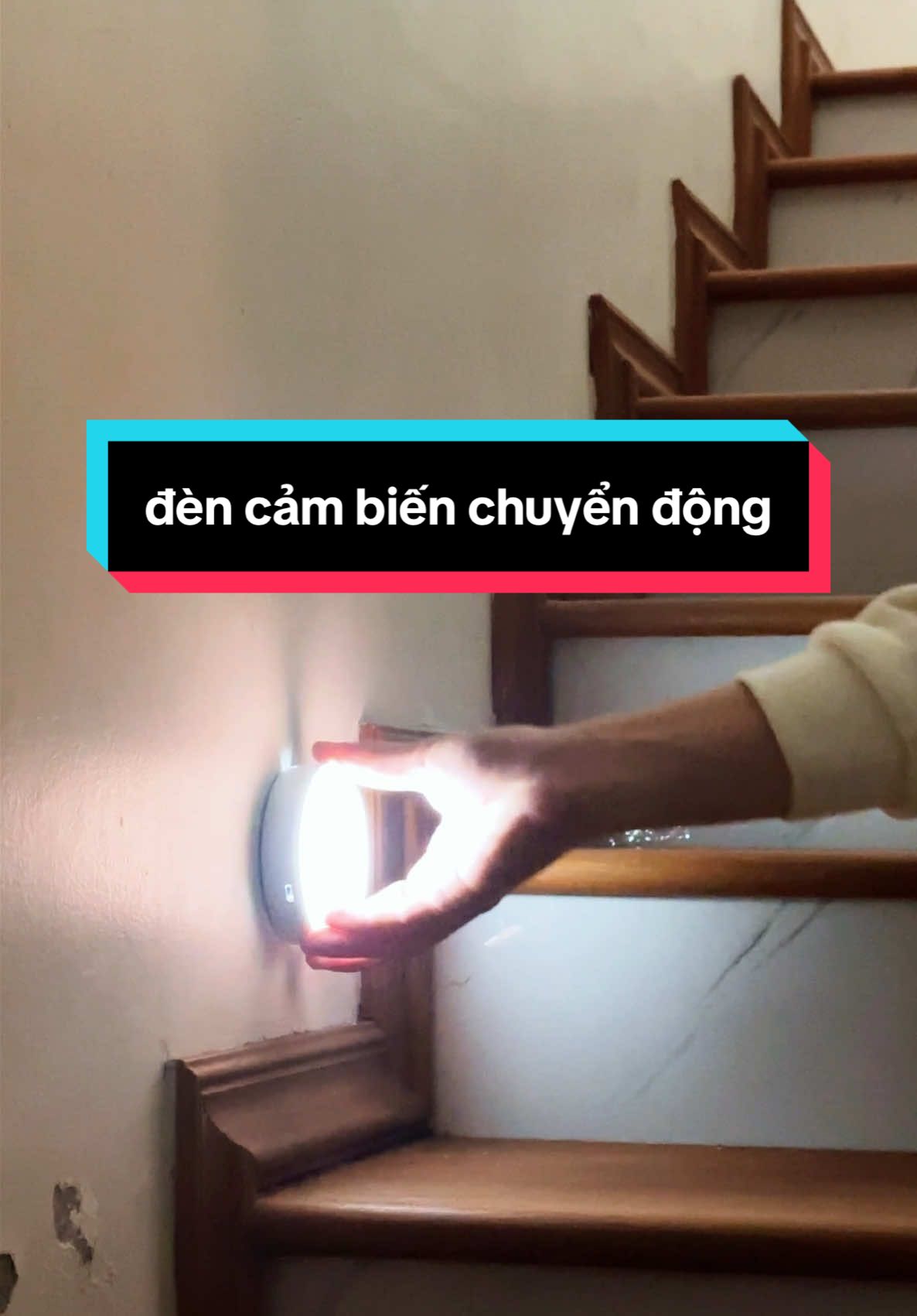 Đèn cảm biến chuyển động nhà ai cũng nên có mn ơi 🥰🥰 #vuadenled 