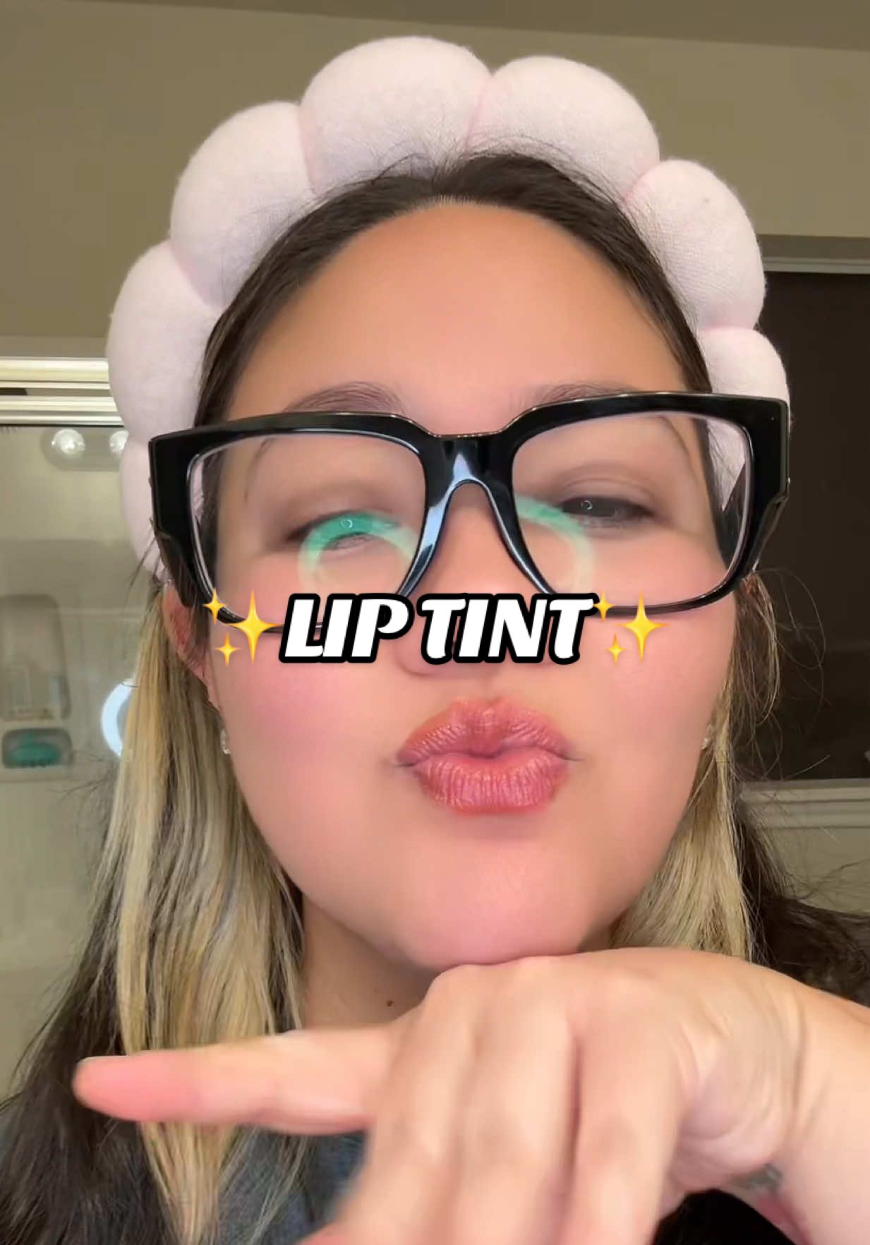 Literally the prettiest! 🥰 • #juicyliptint #liptint #romndliptint #lipstain #girlytok #tiktokshop #fyp #BeautyTok #perfectlips 