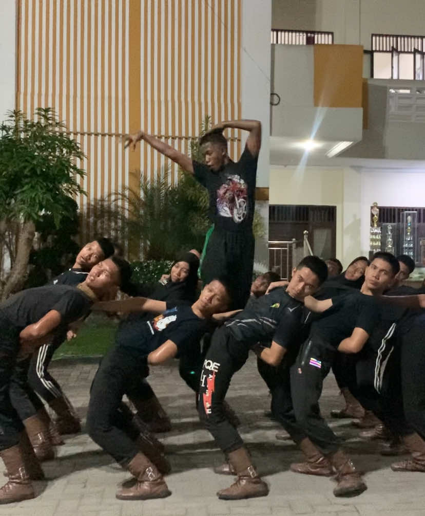 SANG BINTANG MICHAEL JACKSON‼️✨#paskibra #trend #beranda #fypシ #trending #favor #4u #viral #velocity #jj #foryou #michaeljackson 