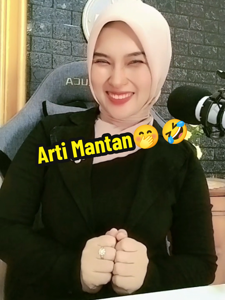 Arti Mantan🤣🤭#lucuk #lucu #momresinda 