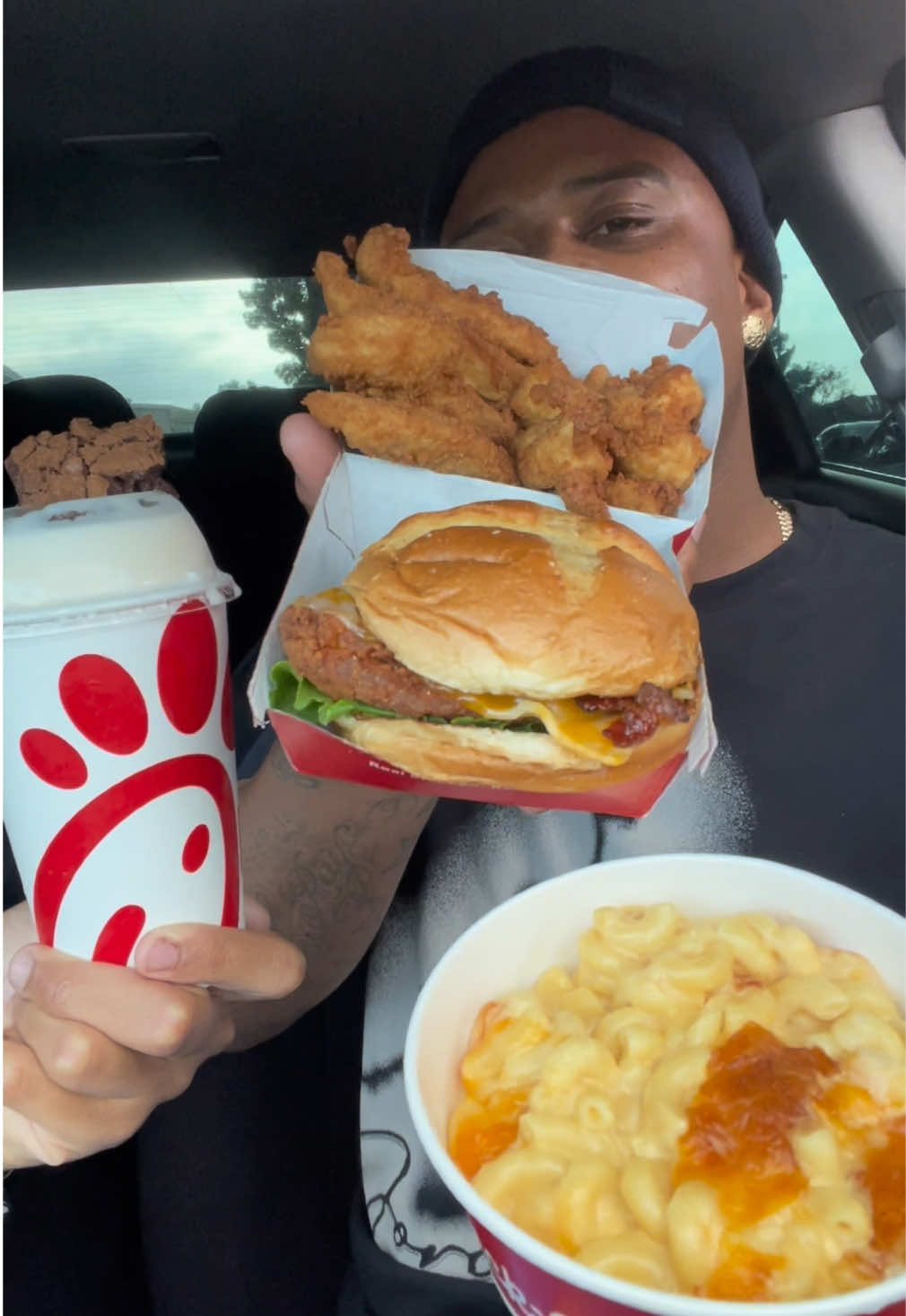 chick-fil-a mukbang! 🍗🍟🤤 #fyp #Foodie #foodtiktok #foryou #mukbangs #review #tastetest #fastfood #fypシ 