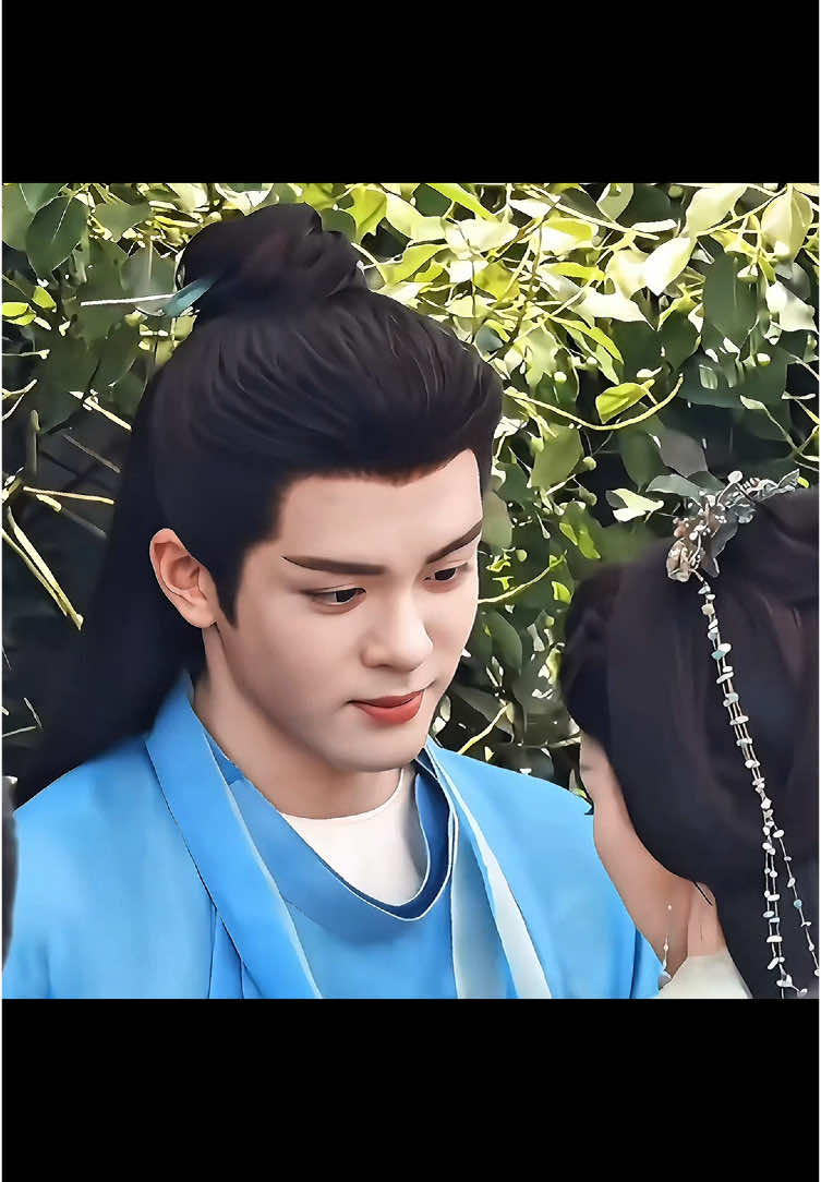 cara shunxi natap tuh kalem tapi dalem banget ya 😩. . mungkin ibaratnya, orang yang ‘biasanya’ ga gampang salting, tapi pas liat tatapan nya, jadi salting . . — #zengshunxi #josephzeng #bailu #linjiangxian #feud #cdrama #cdrama2025 #iqiyi #foryou  