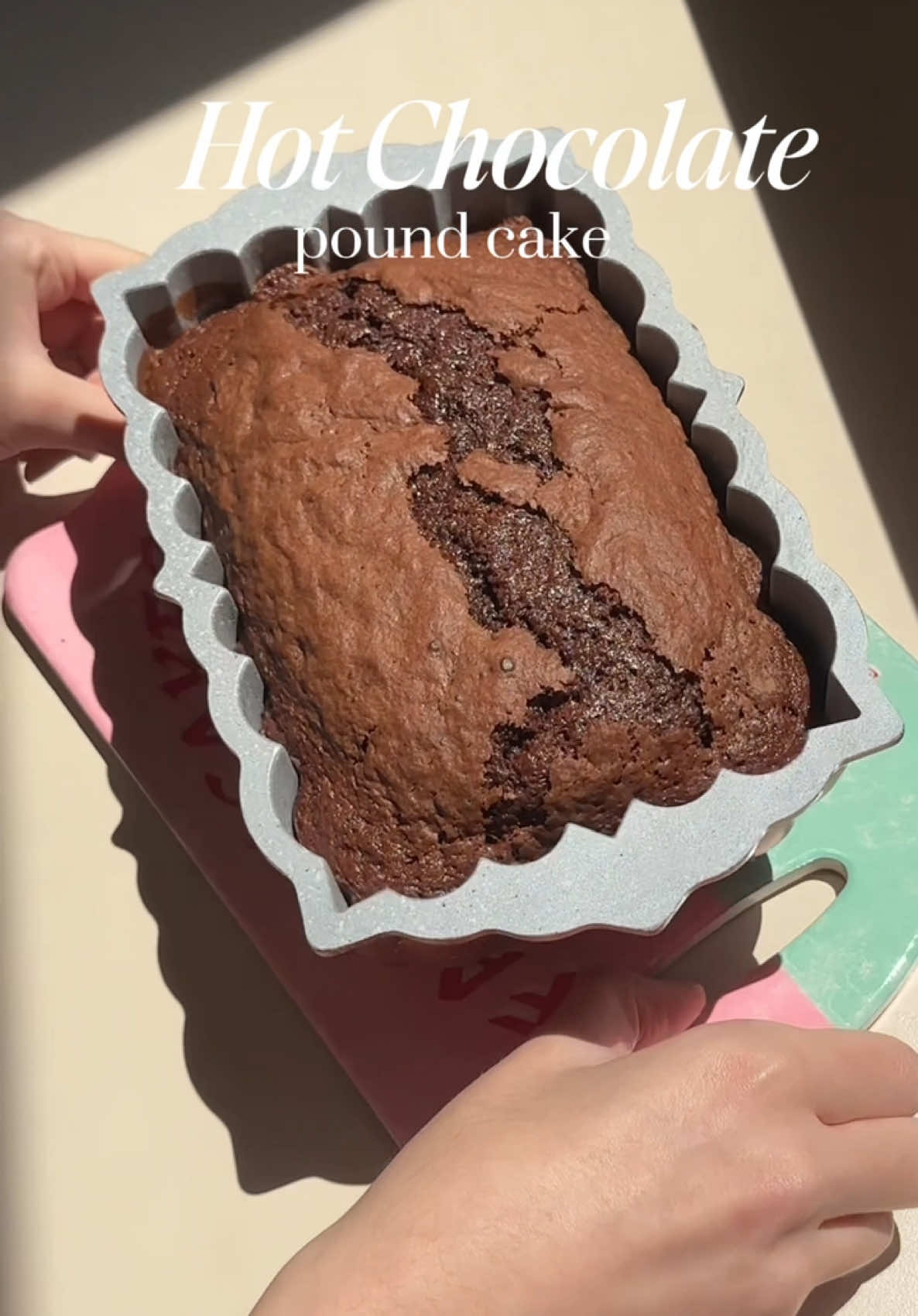Best chocolate cake recipe⬇️ 90g (¾ cup) all-purpose flour 25g (¼ cup) unsweetened natural cocoa powder Itsp baking powder % tsp baking soda / tsp espresso powder 100g (½ cup) granulated sugar 60ml (¼ cup) oil 14g (1 tbsp) butter 2 eggs, room temperature 1 tsp vanilla extract 120ml (Ve cup) milk, room temperature #baking #chocolatecake #cake #EasyRecipe #yummy #baker #cooking #foodporn #desserts #bakery #chocolatecakes 