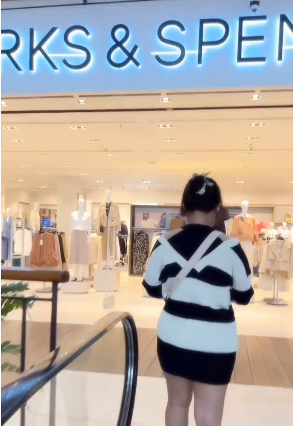 nemu baju ditiktok cakep uga, cus co deh dikerkun🫵🏻