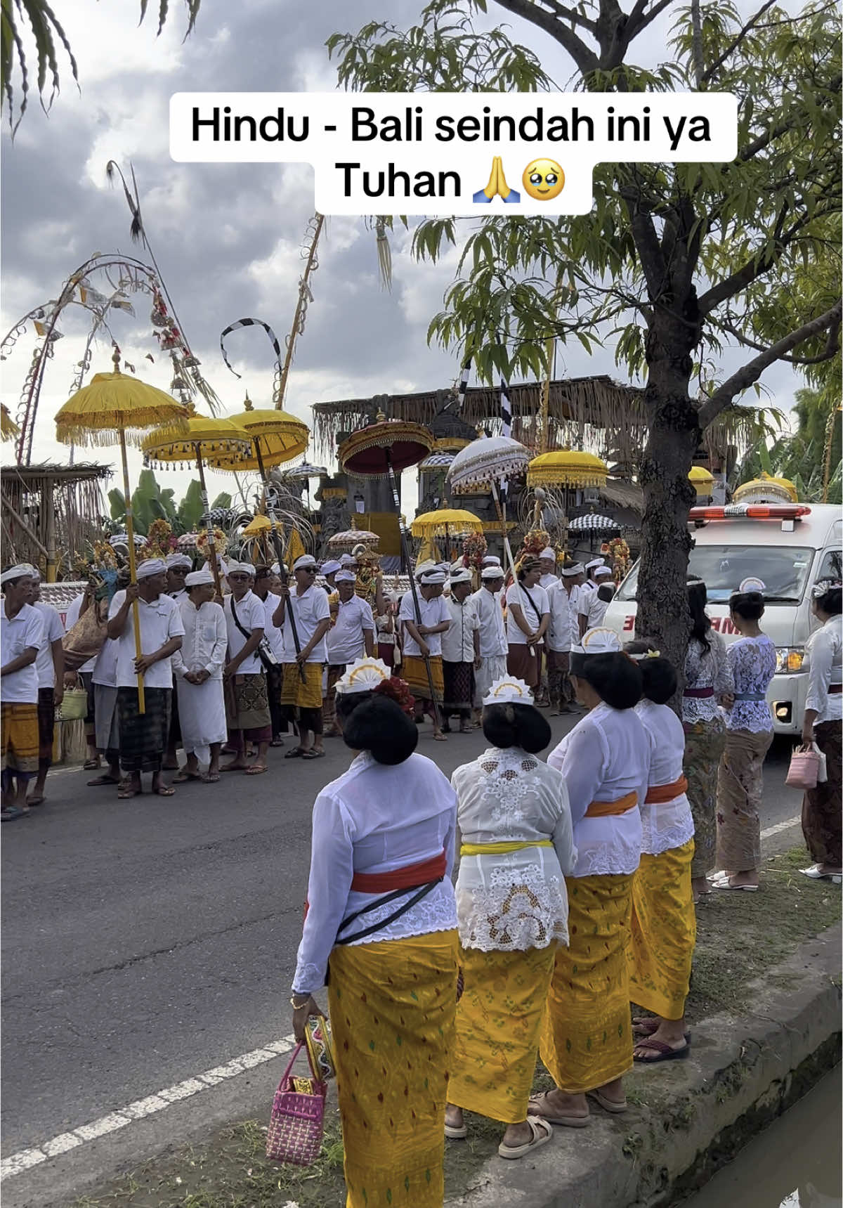 Seindah ini lo Hindu, tolong jaga rasa ini dgn baik 🙏🥹 NB : Umat kristen pinjem soundnya ya soalnya relate bgt sama video ini, salam toleransi 5 Agama ❤️ #praicethelord #hindubali 