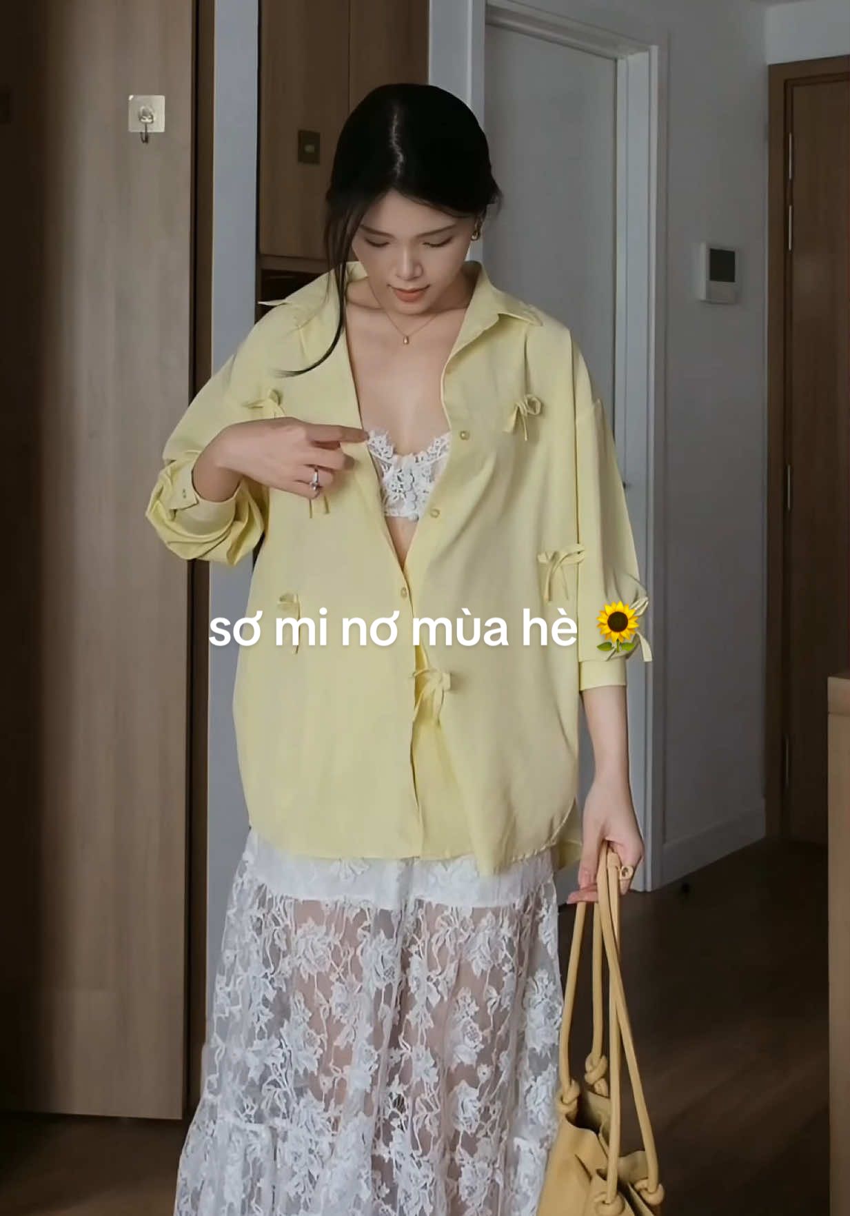 màu vàng này đang hot mùa hè 2025 🌻 #mặcđẹpmỗingày #motngaymacdep #mặcđẹp #reviewdo #phốixinh #sơminữ 