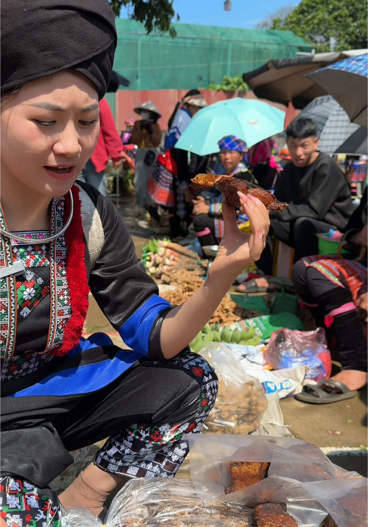 Chợ phiên nay có cá sông sấy trời ơi Mý Lai đã chờ rất là lâu cái món này rồi, về nhắm tửu ngon ăn cơm cũng ngon#chophienvungcao #thaoduocquyhiem #taybac 